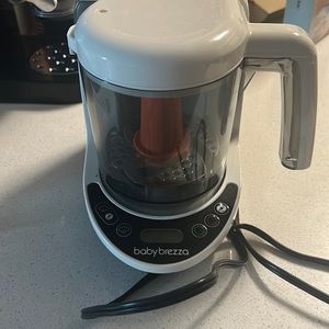 Baby breeza One Step food maker/ blender